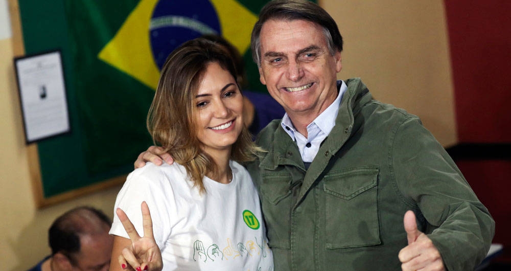 Jair Bolsonaro alienta a mujeres a armarse para evitar abusos sexuales