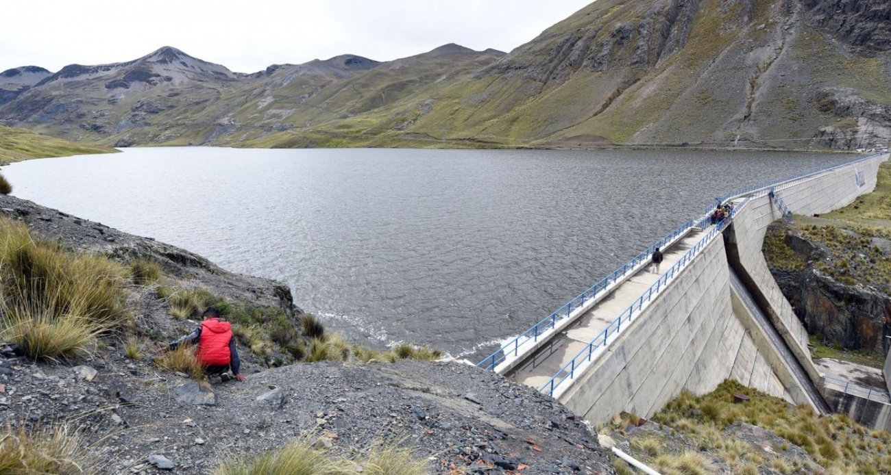 Ministro Rubén Méndez prevé baja en la presión de agua en El Alto para fin de año y en La Paz no tendría problemas